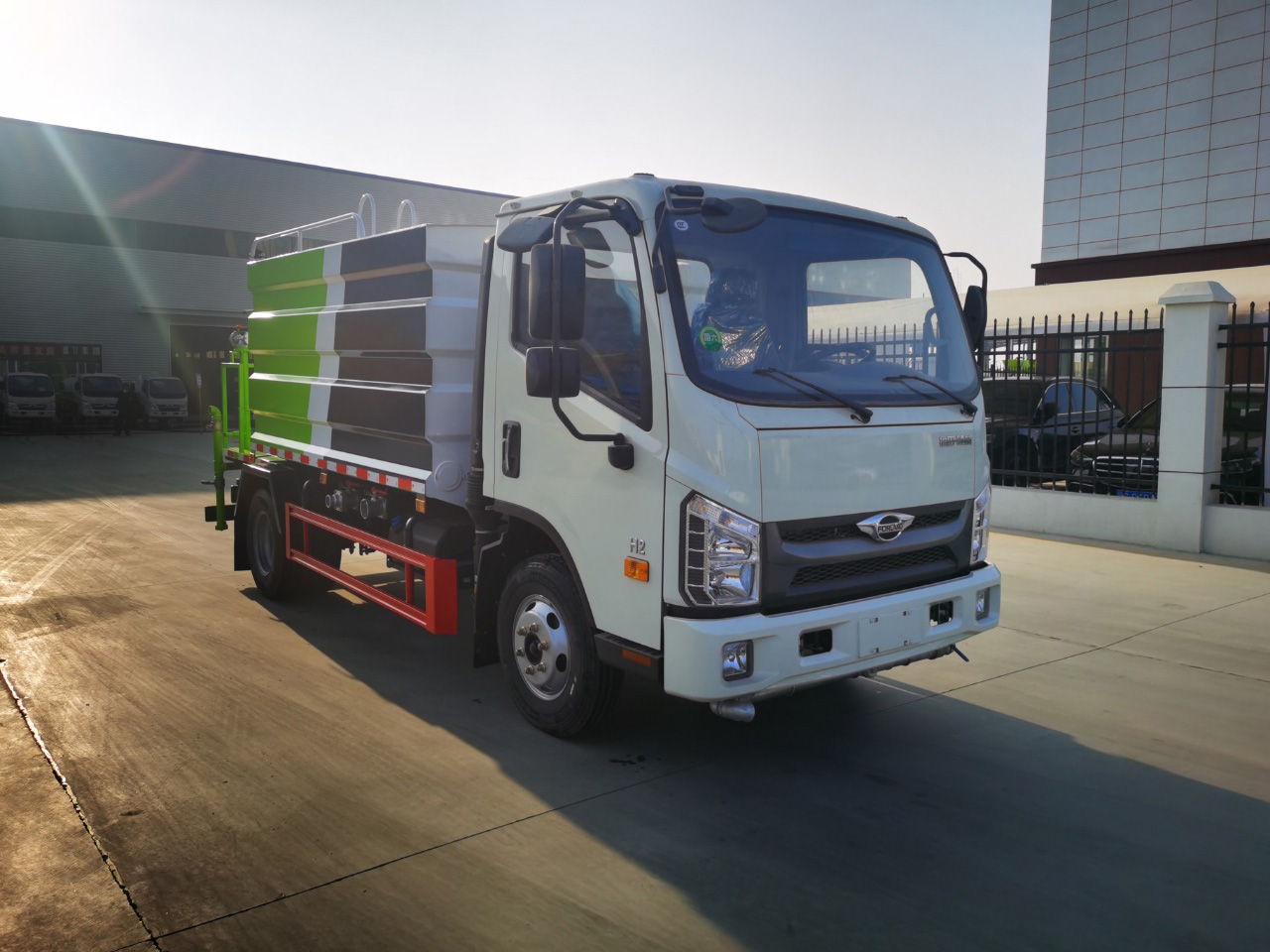 福田领航H2蓝牌7方洒水抑尘车