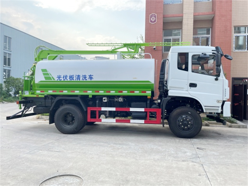 光伏板清洗车